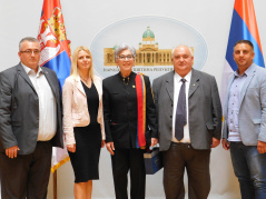 24. jul 2018. Članovi Poslaničke grupe prijateljstva sa Venecuelom sa ambasadorkom Bolivarske Republike Venecuele u Srbiji